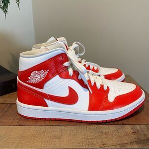 Jordan 1 Mid Habanero Red